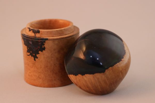 briar-wood-and-resin-lidded-box-ii-14-774559453-206473262-4611-EE42-2F33-B4C7508B6FB1.jpeg