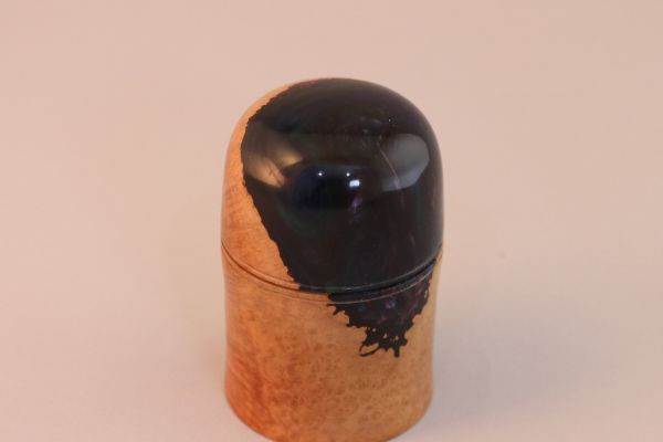 briar-wood-and-resin-lidded-box-ii-14-774559453-55197147607-A2C7-6FAB-A670-498DA625D965.jpeg