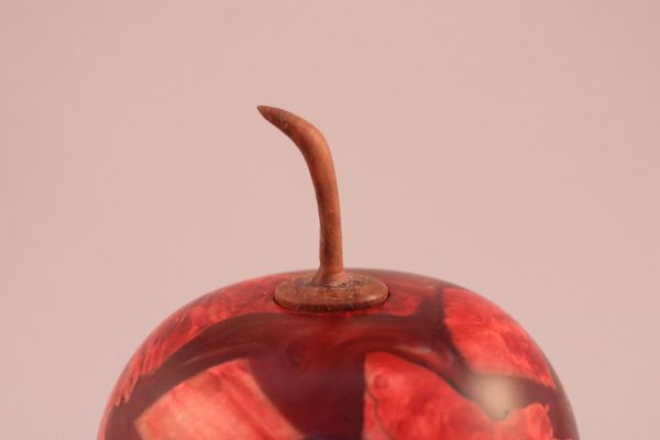 red-apple-cast-resin-and-wood-xx-10-776108609-4FA72BA7A-30F9-0191-97B1-85D76C9CA538.jpeg