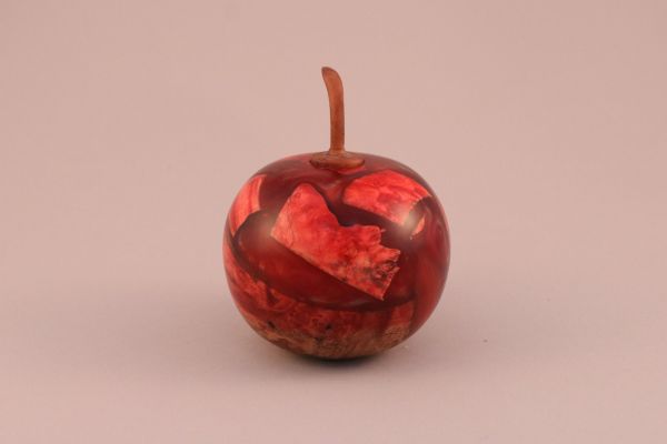 red-apple-cast-resin-and-wood-xx-10-776108609-77A201991-FBF4-2A77-4D0D-B60E7CA86AFE.jpeg
