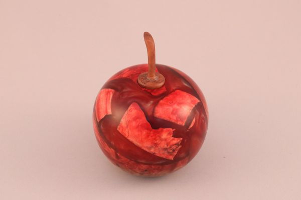 red-apple-cast-resin-and-wood-xx-10-776108609-876DE4052-A917-AD86-FB63-9567C87DB529.jpeg
